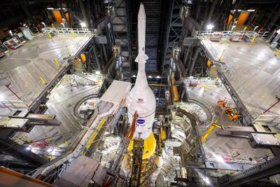 First rollout to Pad 39B, wide view